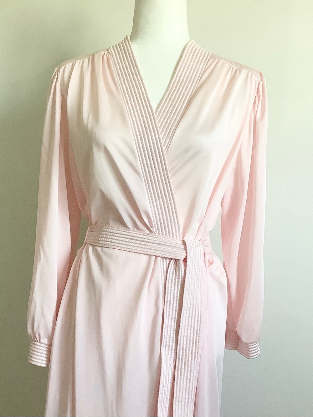 Sears Vintage Classic  Powder Pink Women's Wrap Robe , made in Canada 🇨🇦